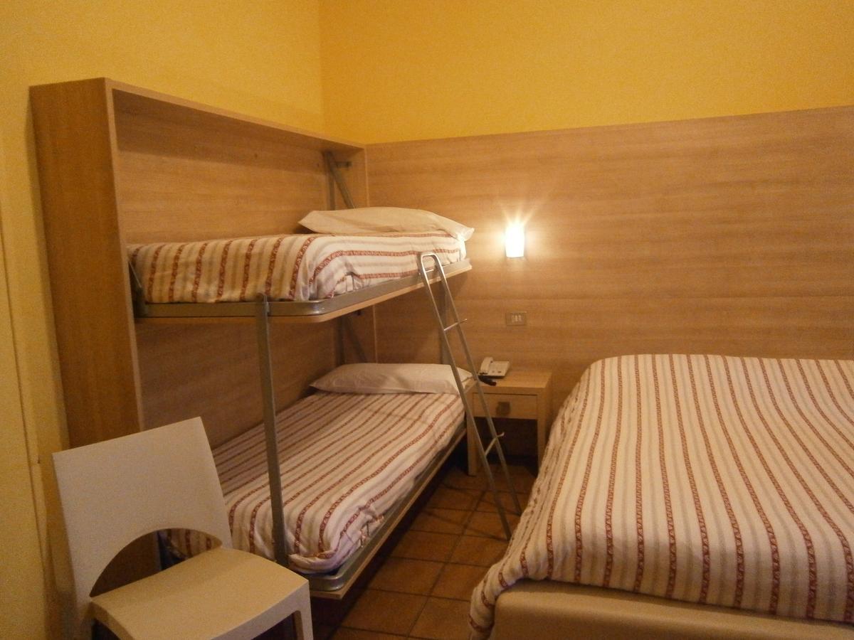 Hotel Chiara Sirmione Exterior photo